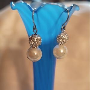 3.00 when you bundle  Foux pearl dangling earrings